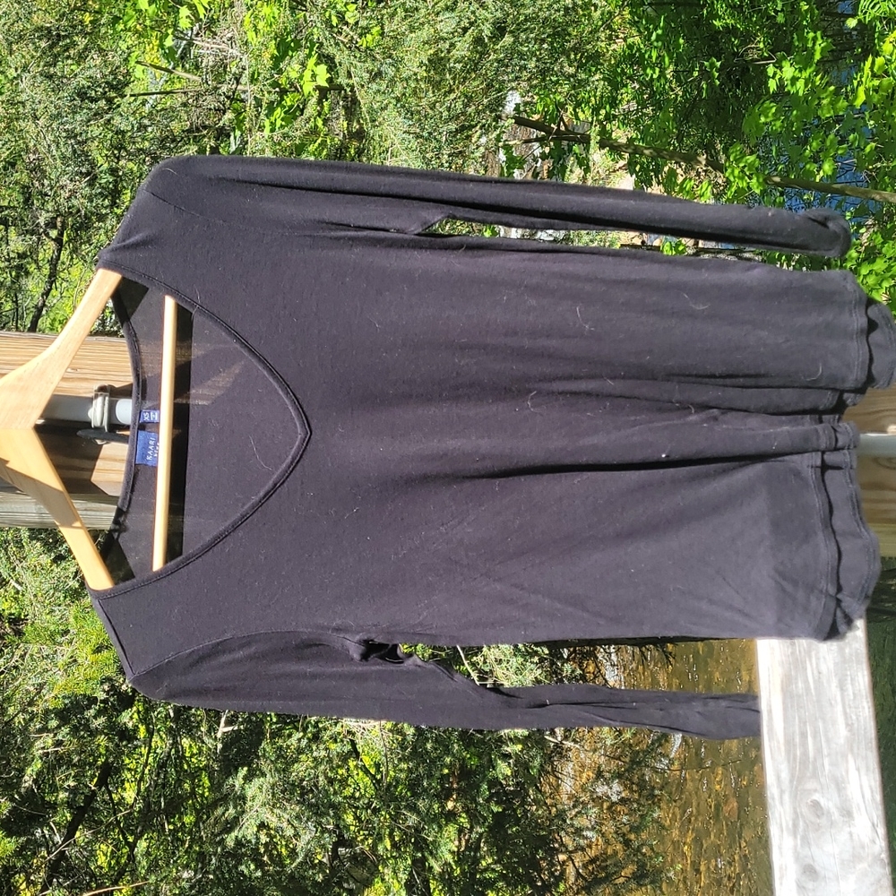 Kaari blue shear black top.
